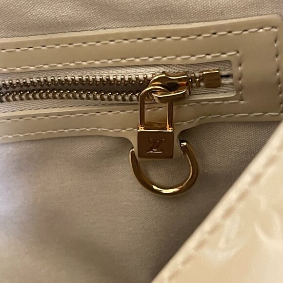 Louis Vuitton Wilshire Boulevard Vernis Tote Cream Patent Leather - Picture 4 of 12